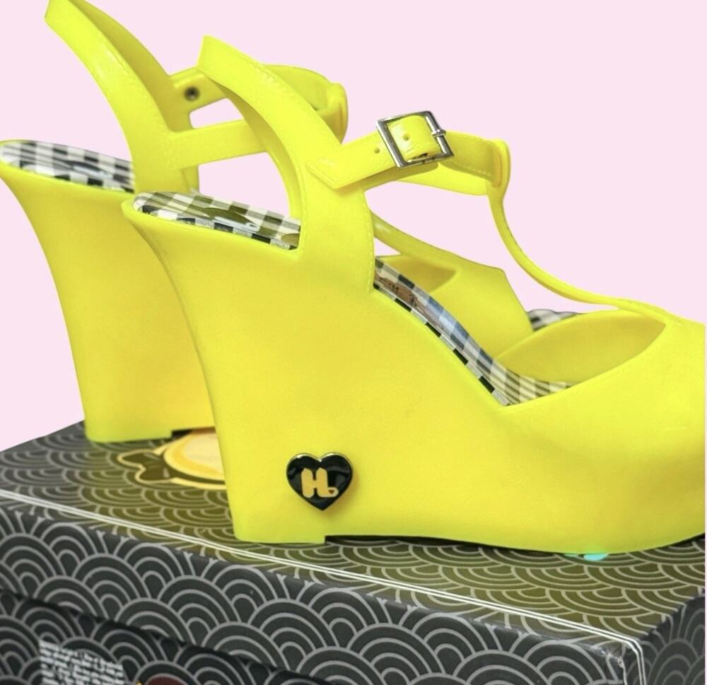 Harajuku Lovers Quin Yellow Wedge Sandals NIB Size 6 Rare Y2K Gwen Stefani